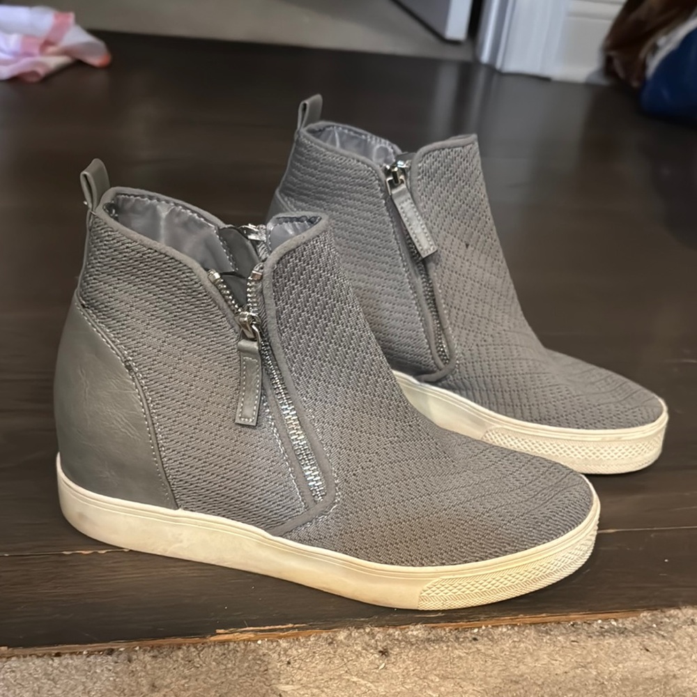 Steve Madden Gray High-Top Sneakers with Dual Zippers